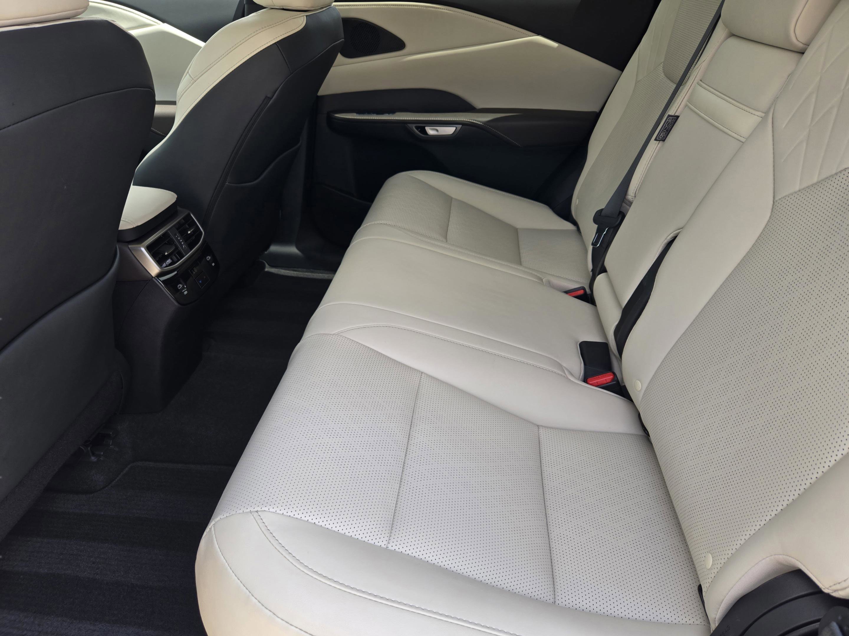 Used 2025 Lexus RX 350 Premium Plus w/ Convenience Package FWD image 30