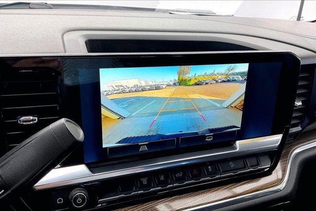 Used 2024 Chevrolet Silverado 2500 LT image 23