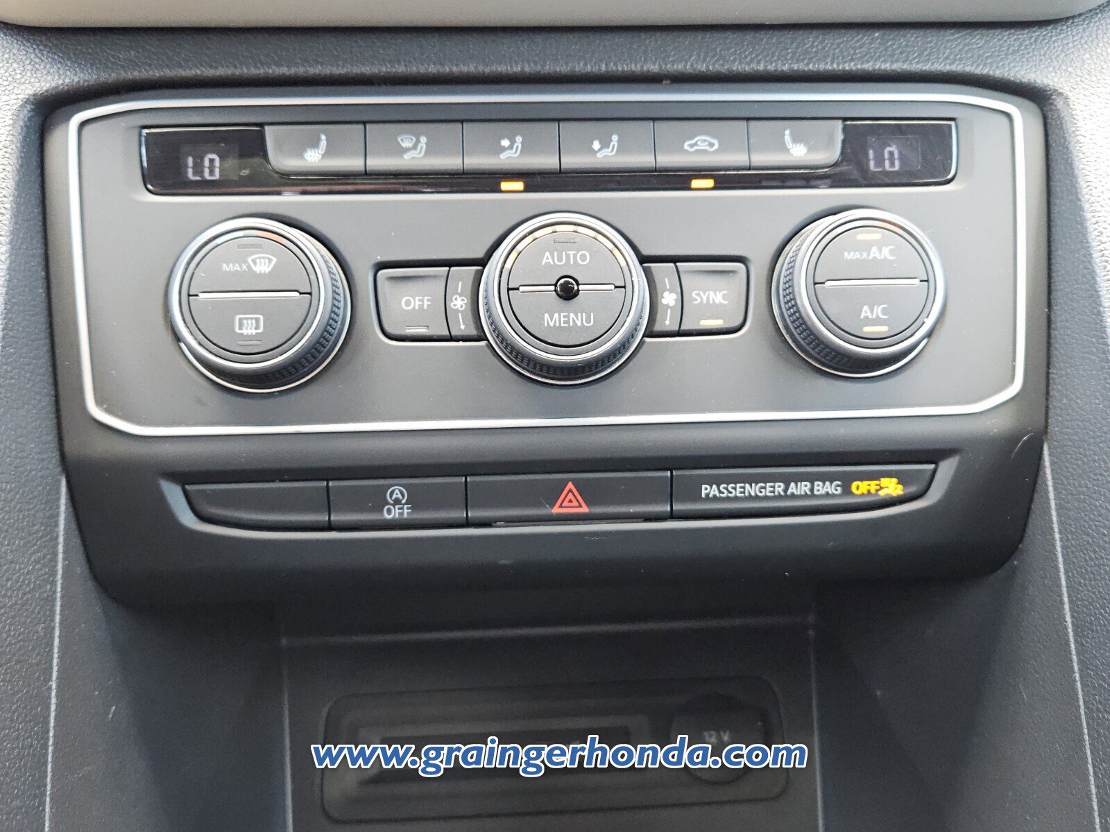 Used 2021 Volkswagen Atlas Cross Sport SE w/ Panoramic Sunroof Package image 17