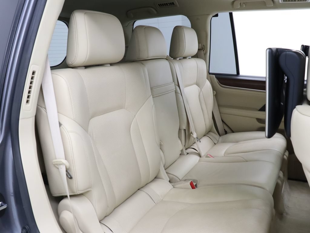 Used 2017 Lexus LX 570 4WD w/ Luxury Package image 34