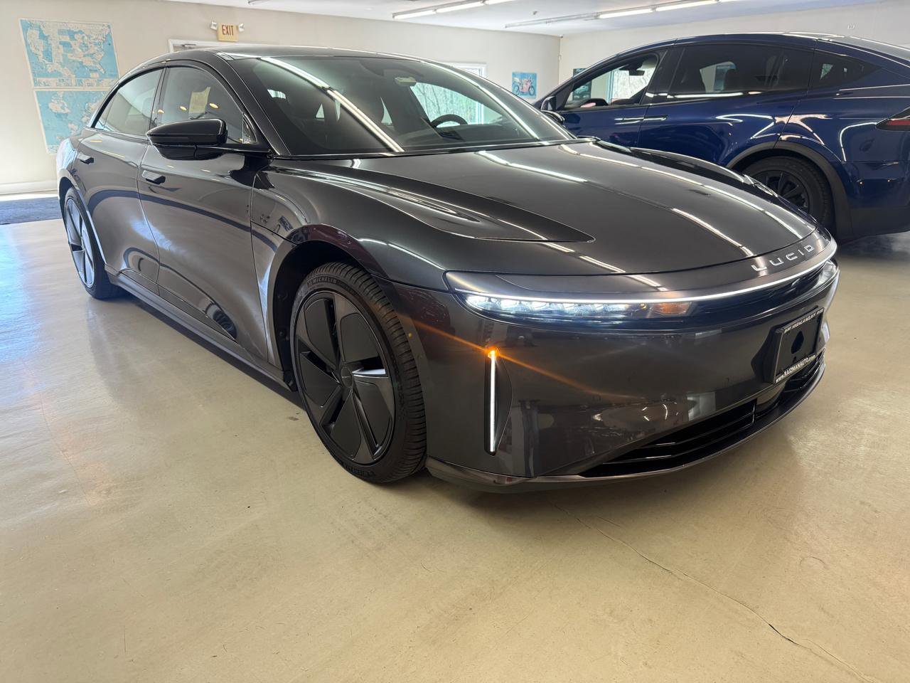 Used 2024 Lucid Air Touring image 4