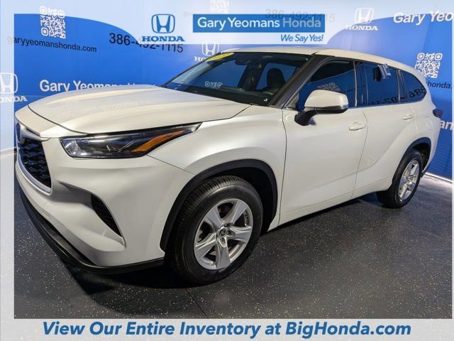 Used 2022 Toyota Highlander L FWD image 10