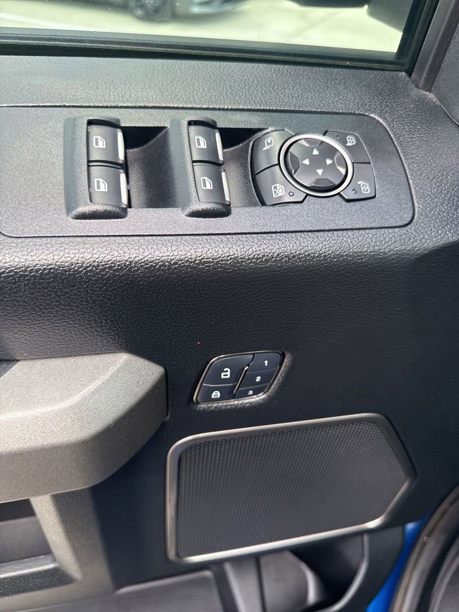 Used 2017 Ford F150 Raptor w/ Equipment Group 802A Luxury AWD/4WD image 9