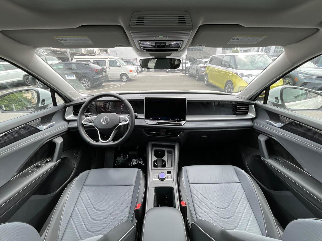 New 2026 Volkswagen Tiguan SE AWD/4WD image 16