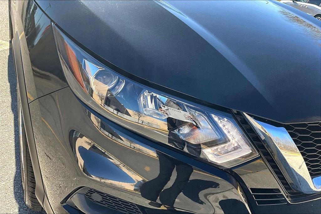 Used 2022 Nissan Rogue Sport S image 29