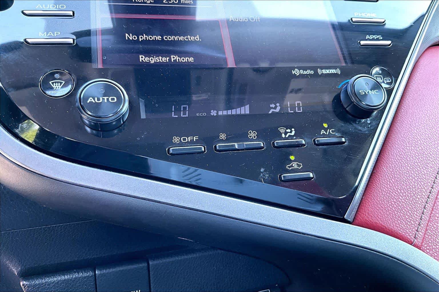 Used 2020 Toyota Camry XSE FWD image 35