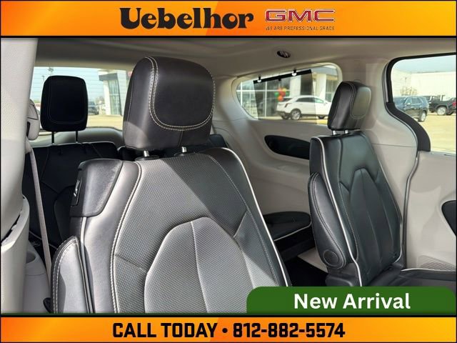 Used 2024 Chrysler Pacifica Limited image 5