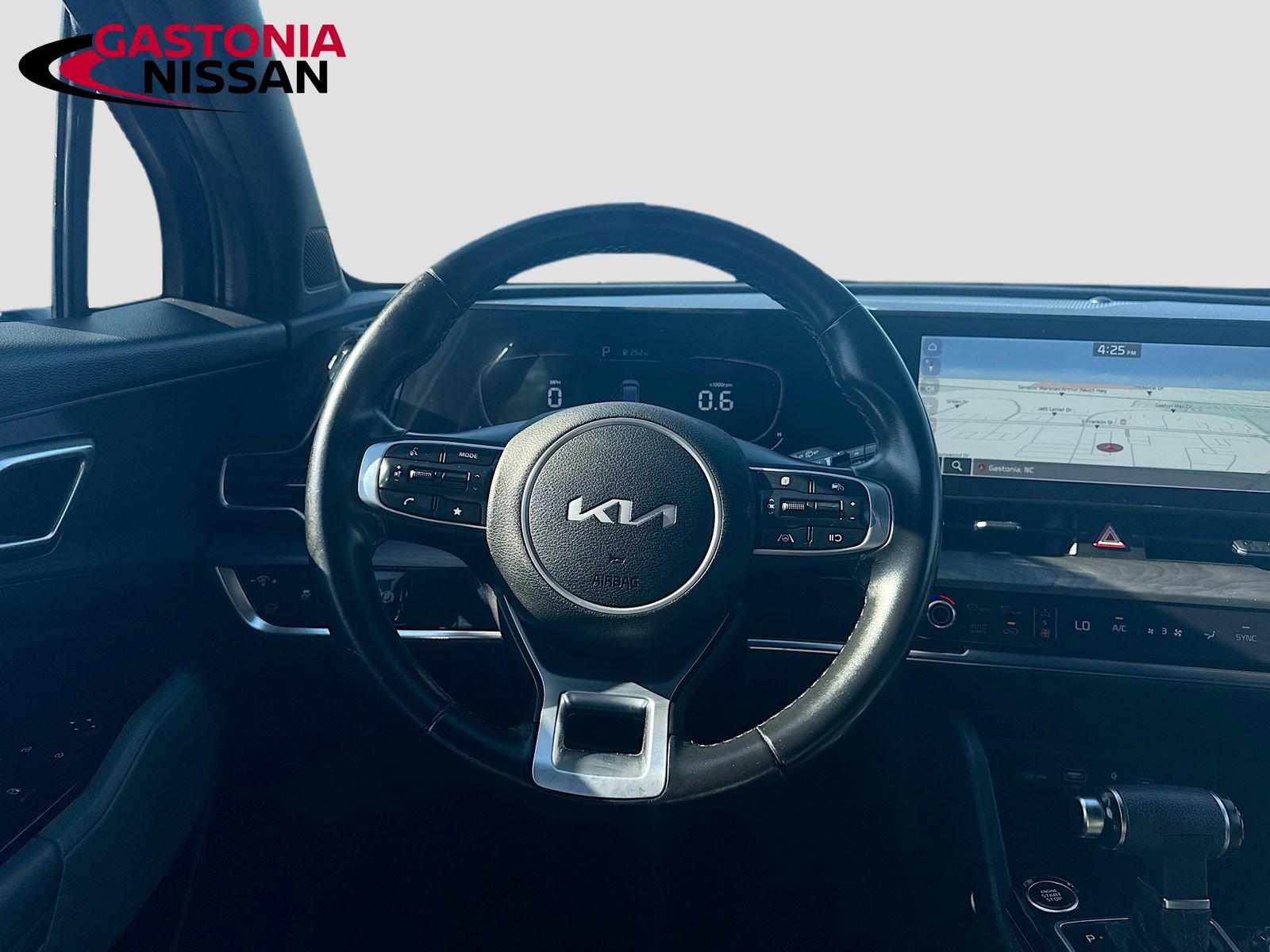 Used 2023 Kia Sportage X-Line w/ X-Line Premium Package AWD/4WD image 31