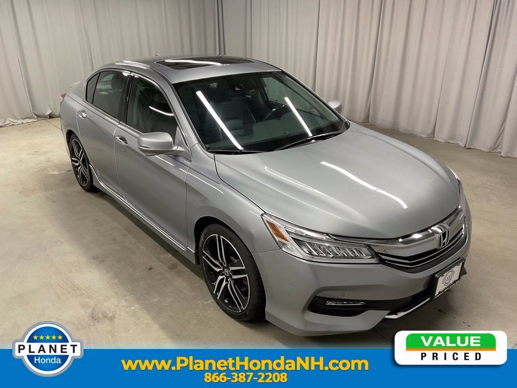 Used 2017 Honda Accord Touring image 1