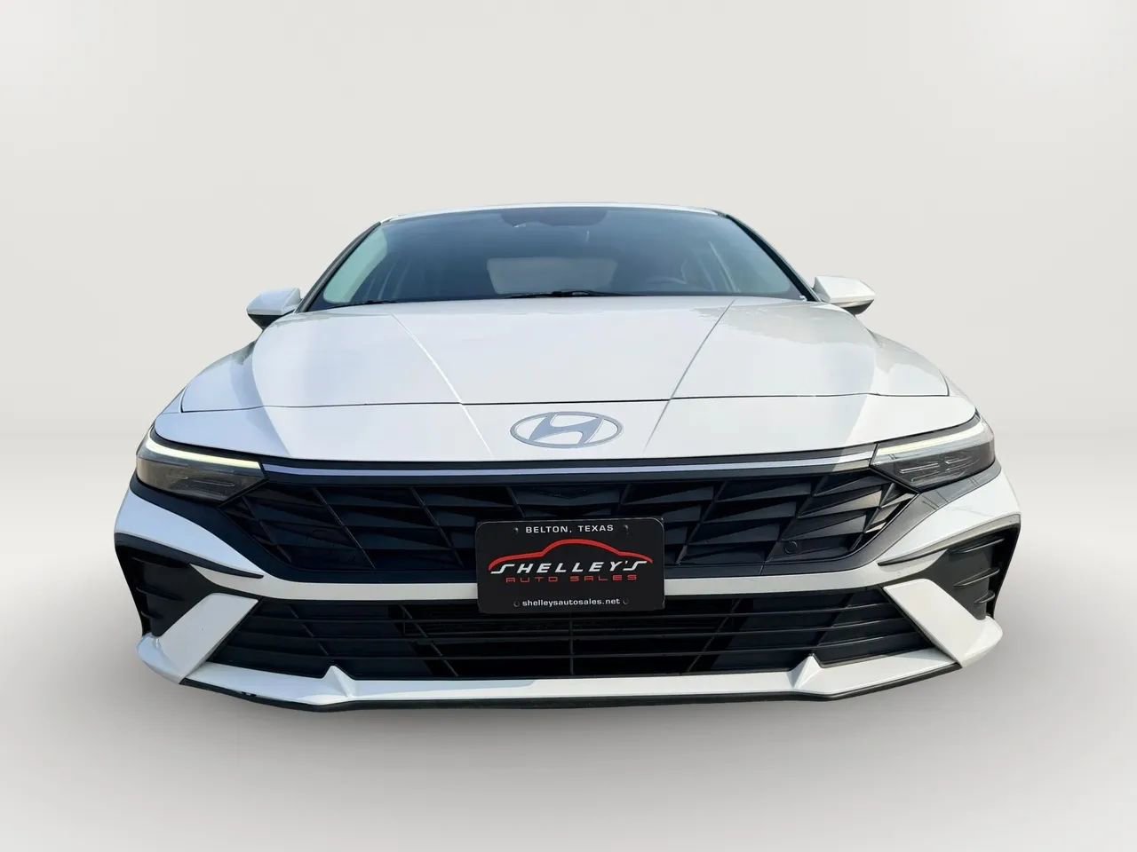 Used 2024 Hyundai Elantra SEL FWD image 3