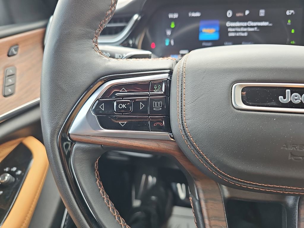 Used 2023 Jeep Grand Cherokee Summit w/ Luxury Tech Group V image 21