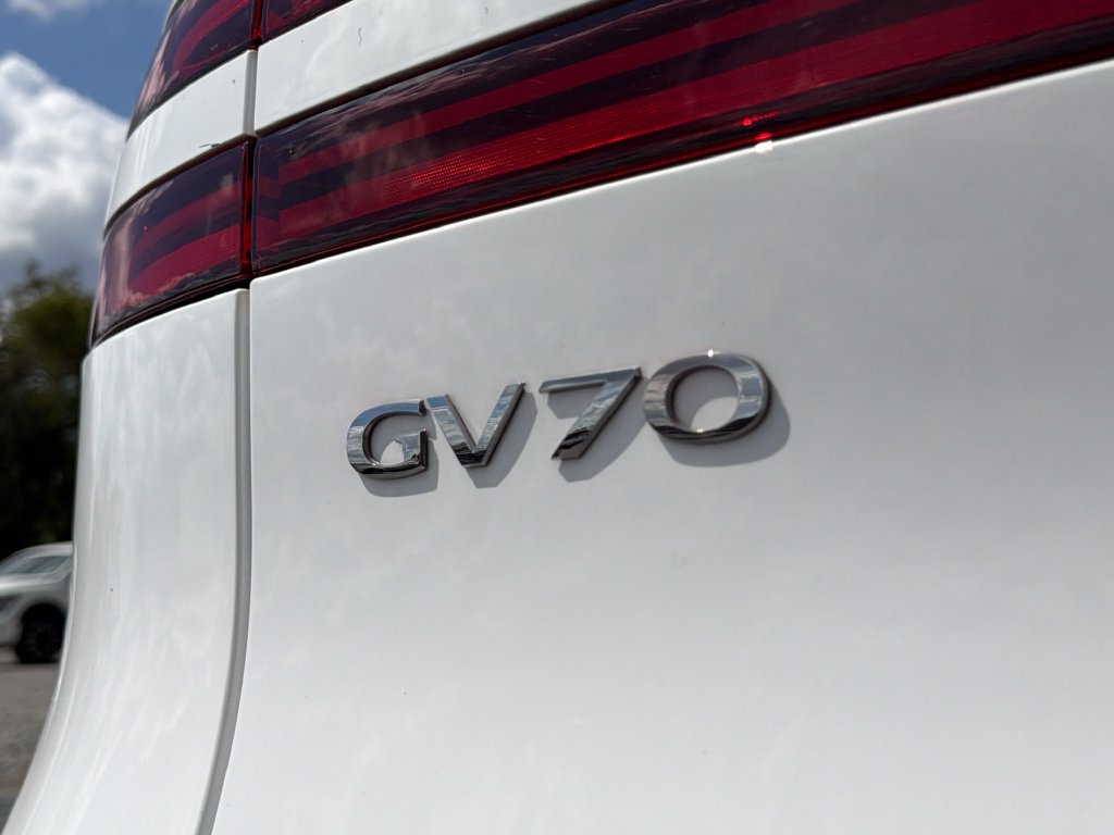 Used 2023 Genesis GV70 2.5T w/ Advanced Package AWD/4WD image 19
