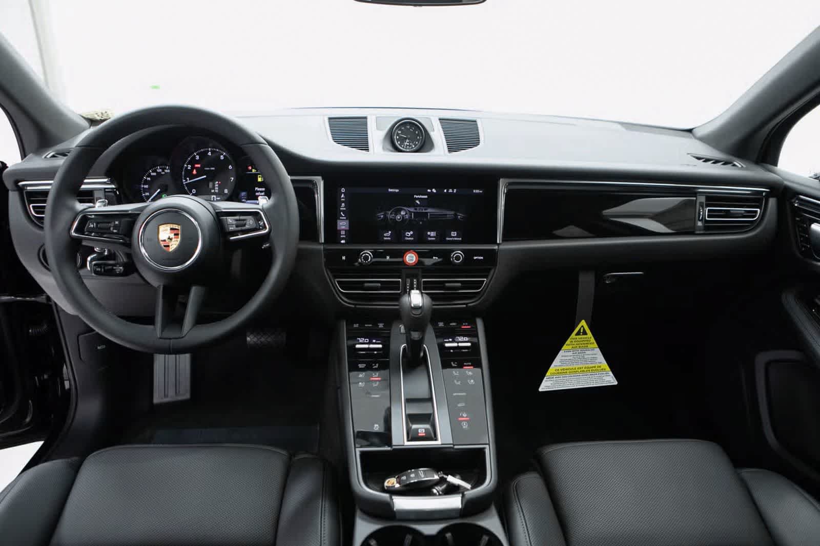 Used 2026 Porsche Macan AWD/4WD image 13