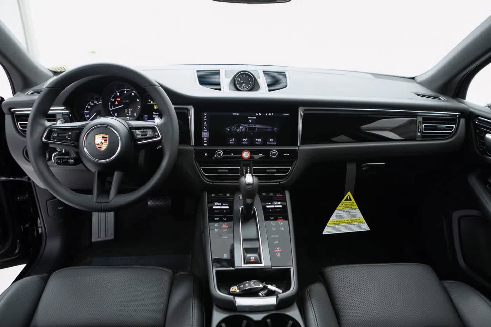 Certified 2026 Porsche Macan AWD/4WD image 13