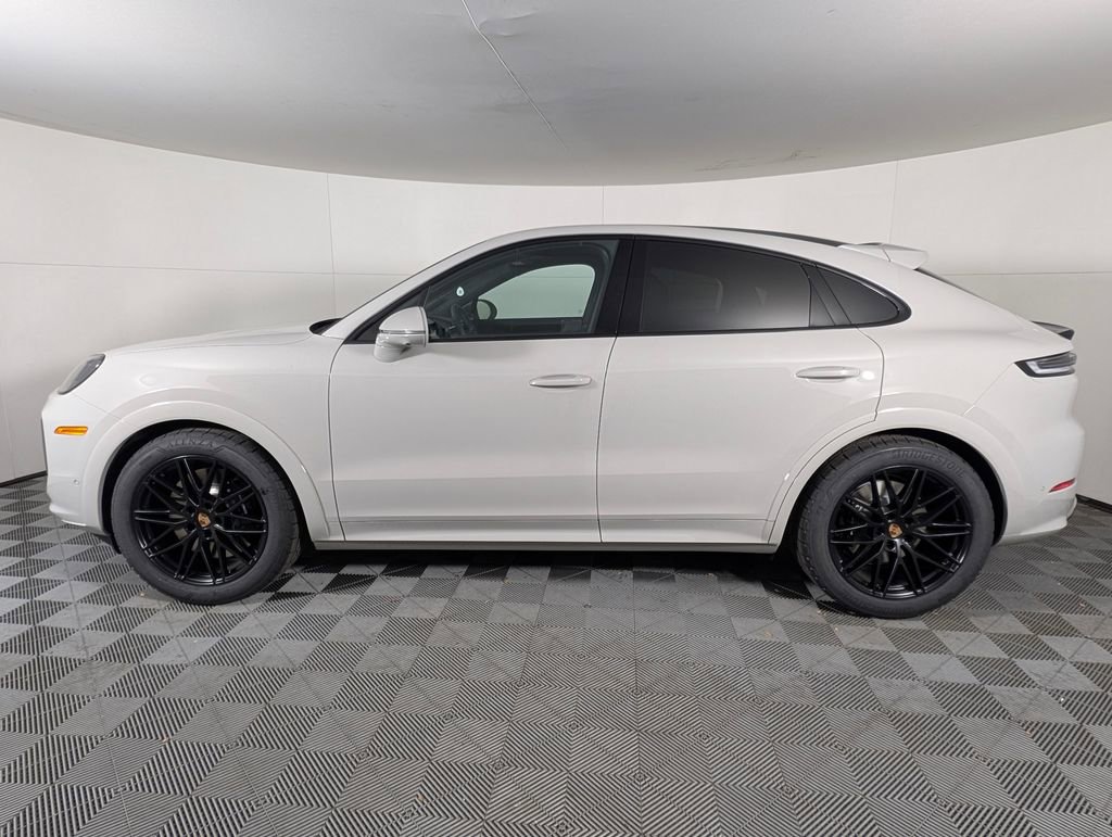 New 2026 Porsche Cayenne GTS image 2