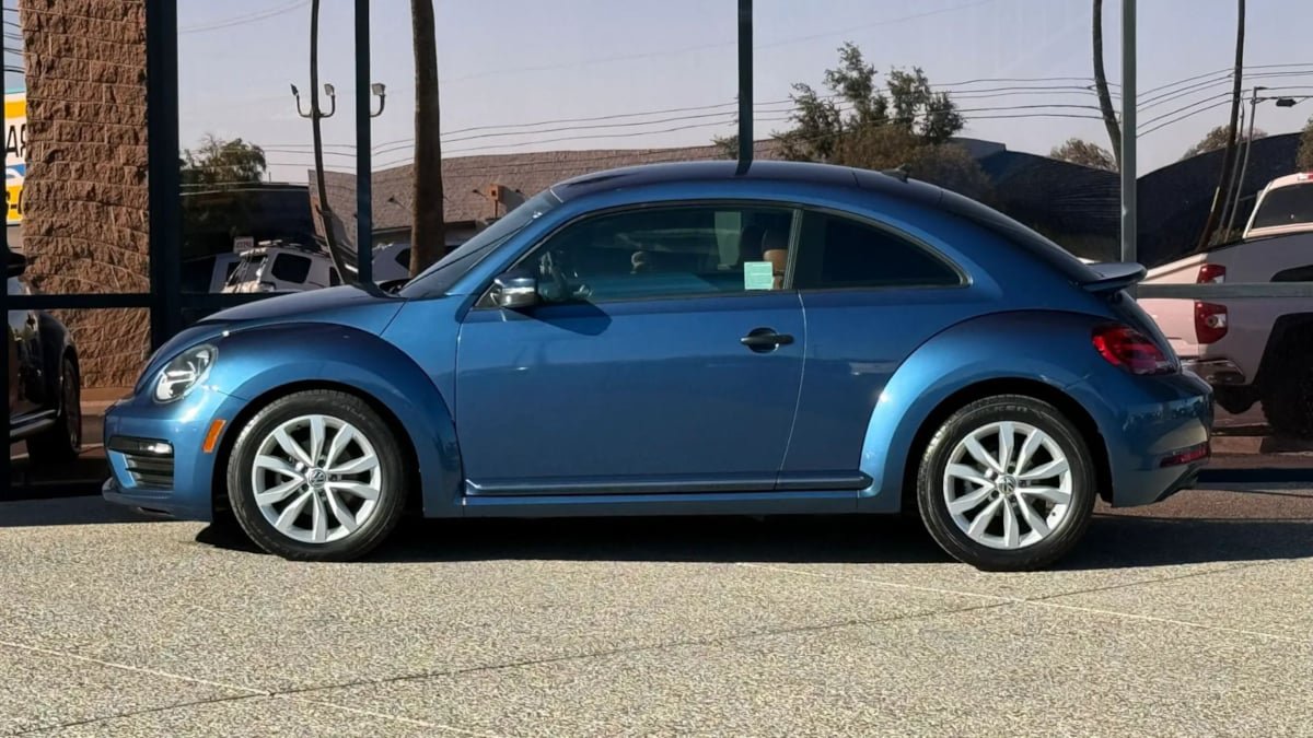 Used 2017 Volkswagen Beetle 1.8T S FWD image 4