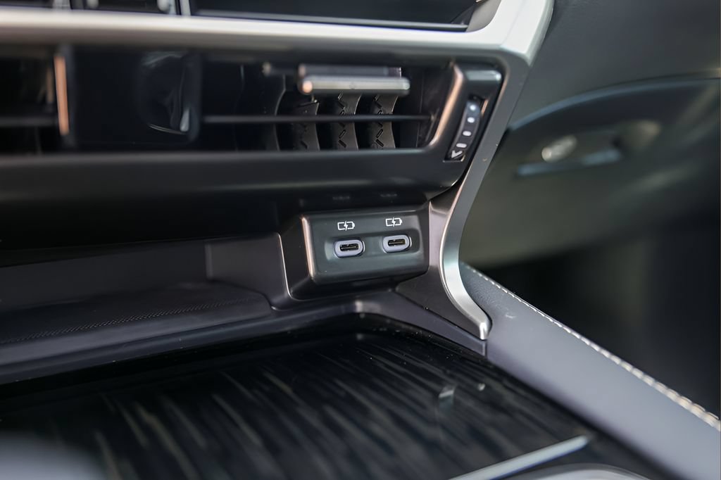 Used 2024 Lexus RX 350 FWD w/ Technology Package image 21