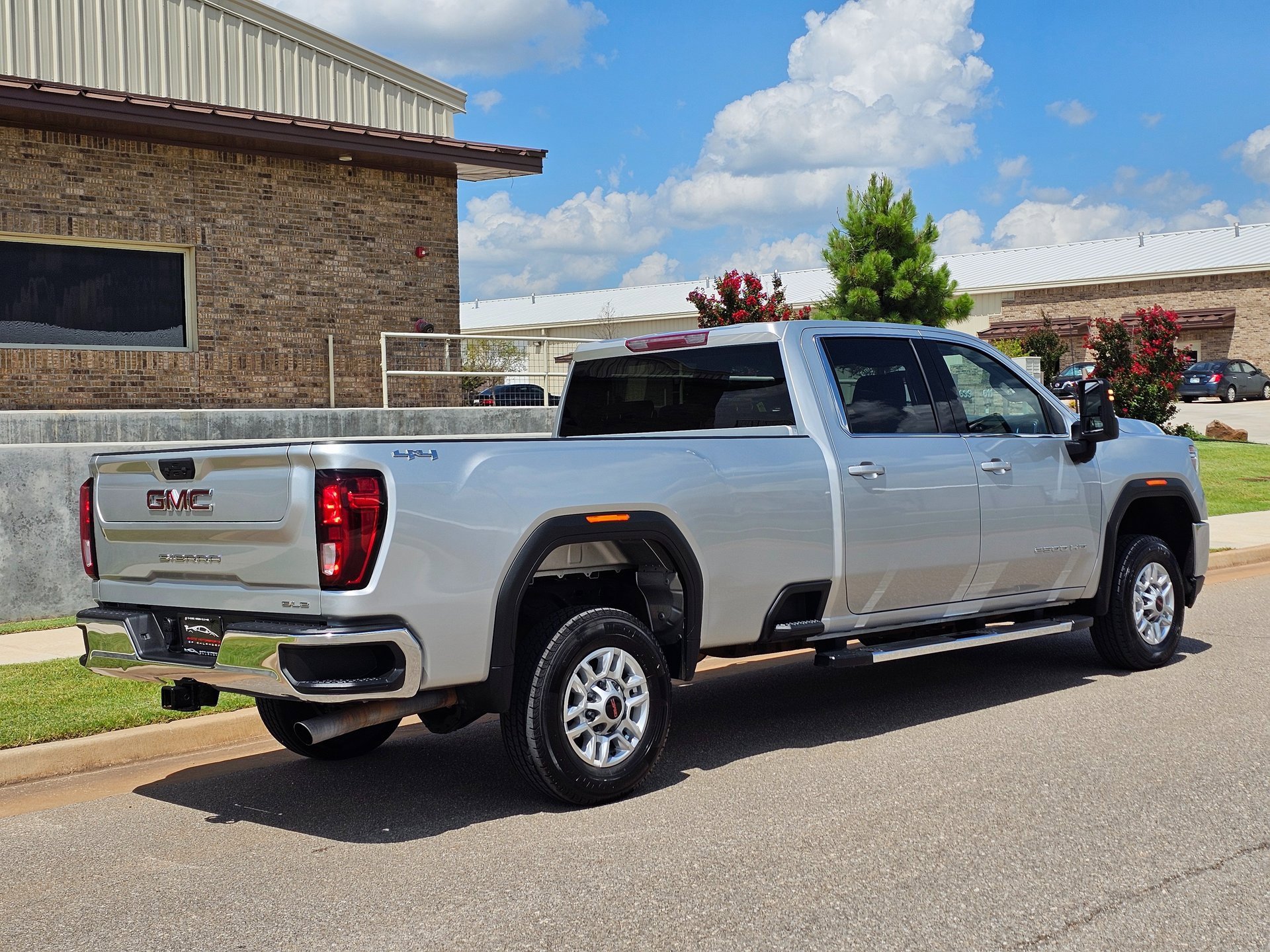 Used 2023 GMC Sierra 2500 SLE image 13