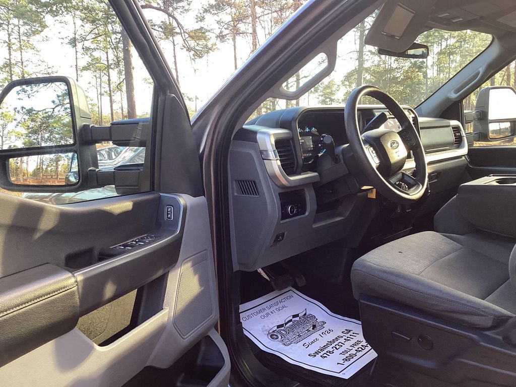 Used 2025 Ford F250 XLT w/ FX4 Off-Road Package AWD/4WD image 9