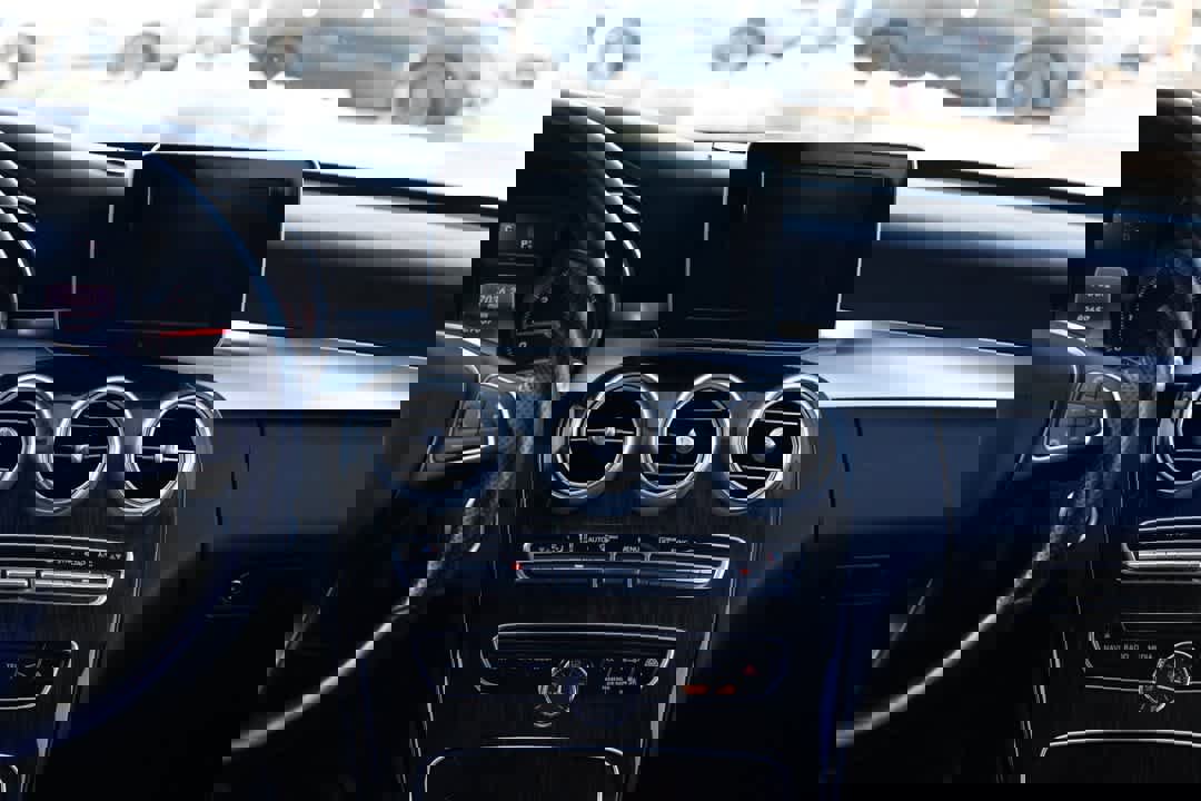 Used 2017 Mercedes-Benz C 300 4MATIC Sedan image 19