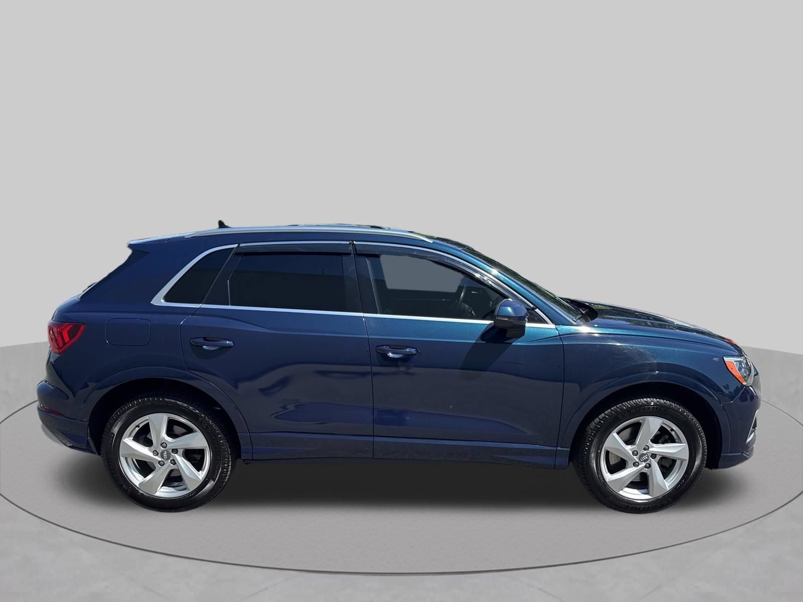 Used 2020 Audi Q3 2.0T Premium w/ Convenience Package AWD/4WD image 10