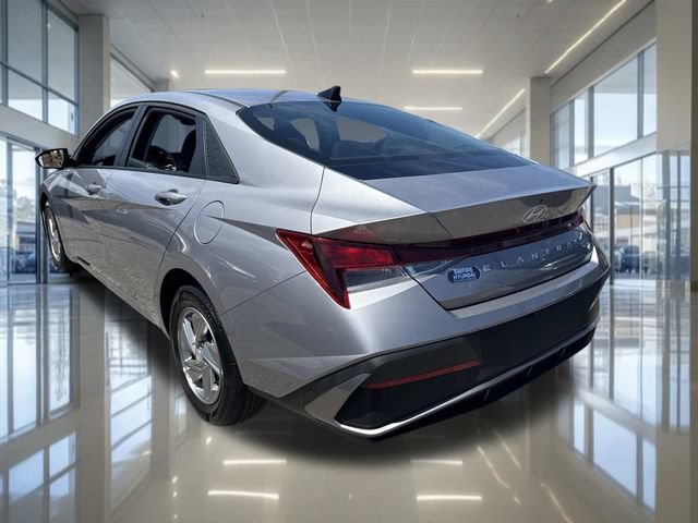 Certified 2026 Hyundai Elantra SE FWD image 6