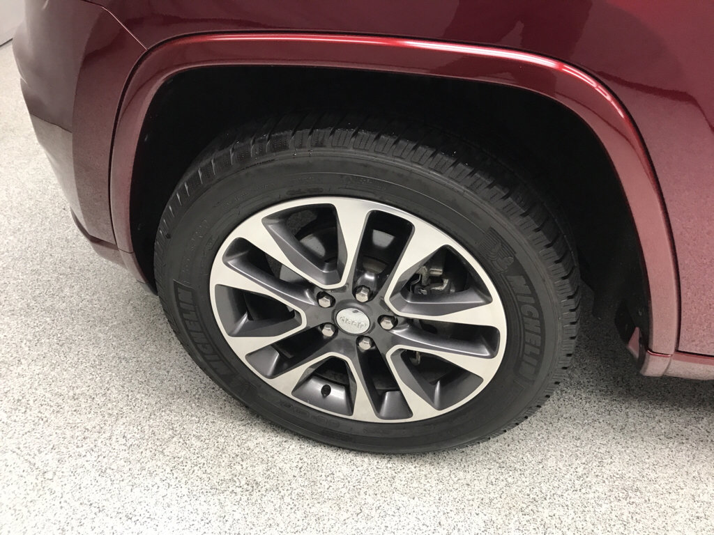 Used 2018 Jeep Grand Cherokee Overland AWD/4WD image 7