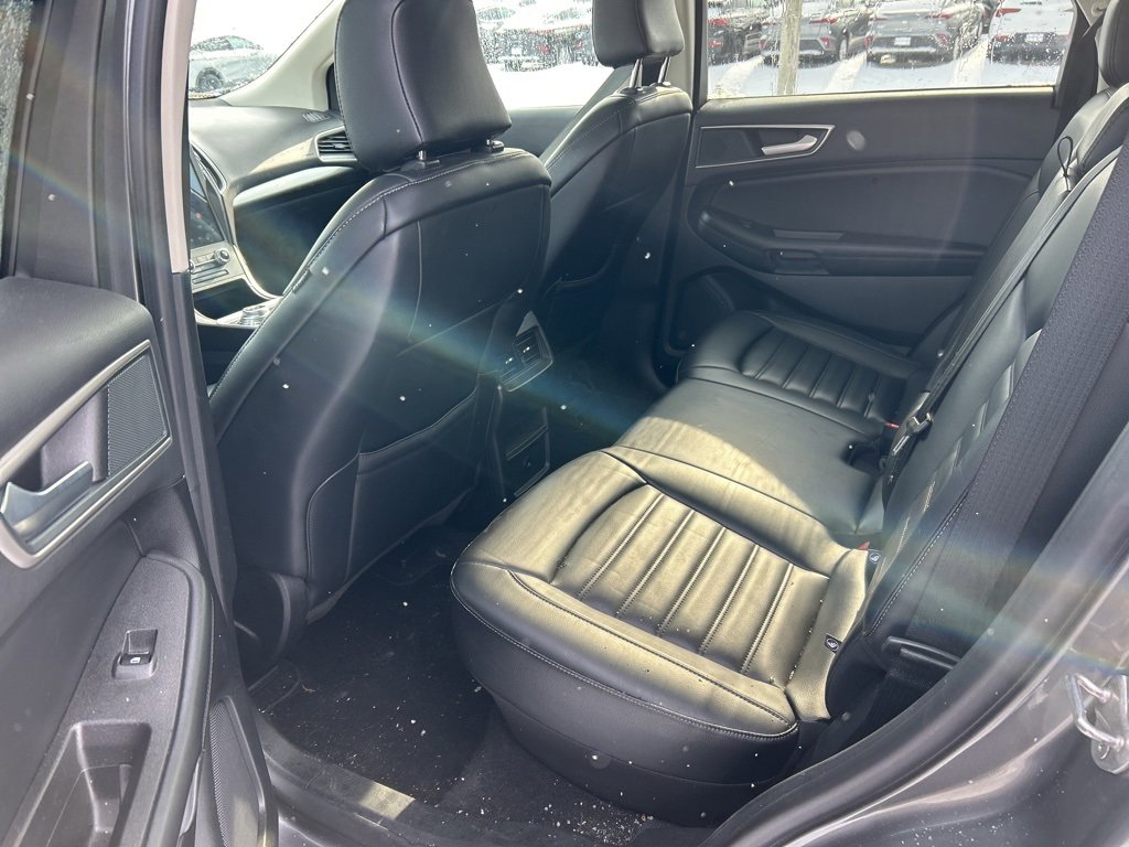 Used 2024 Ford Edge SEL image 9