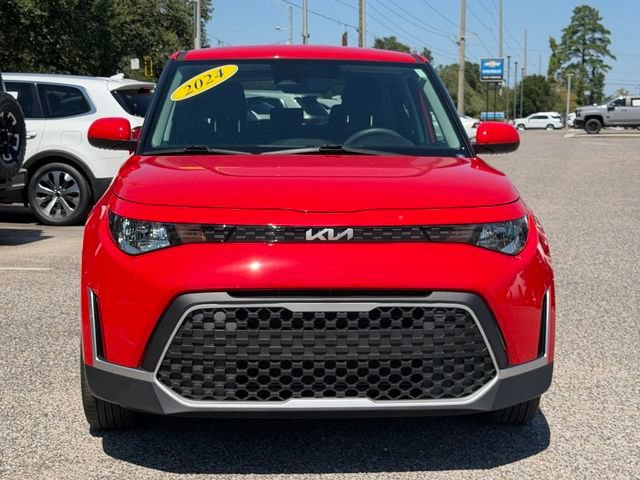Used 2024 Kia Soul LX w/ Option Group 015 FWD image 2