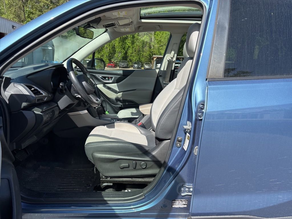 Used 2022 Subaru Forester Premium w/ Popular Package #3 image 11
