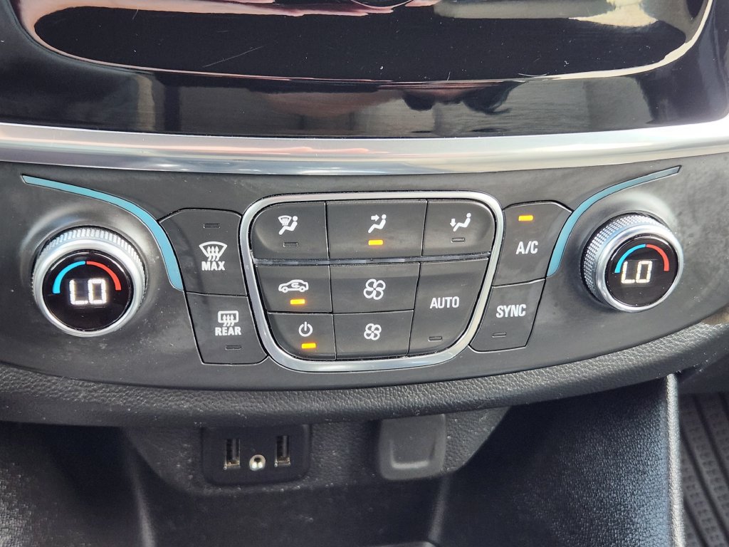 Used 2023 Chevrolet Traverse LS FWD image 21