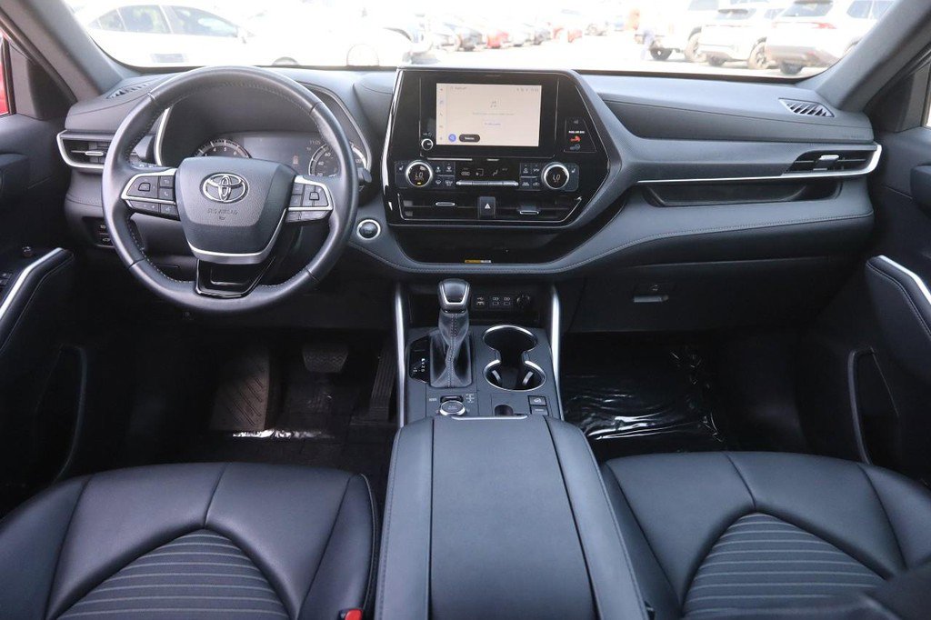 Certified 2024 Toyota Highlander XSE image 23