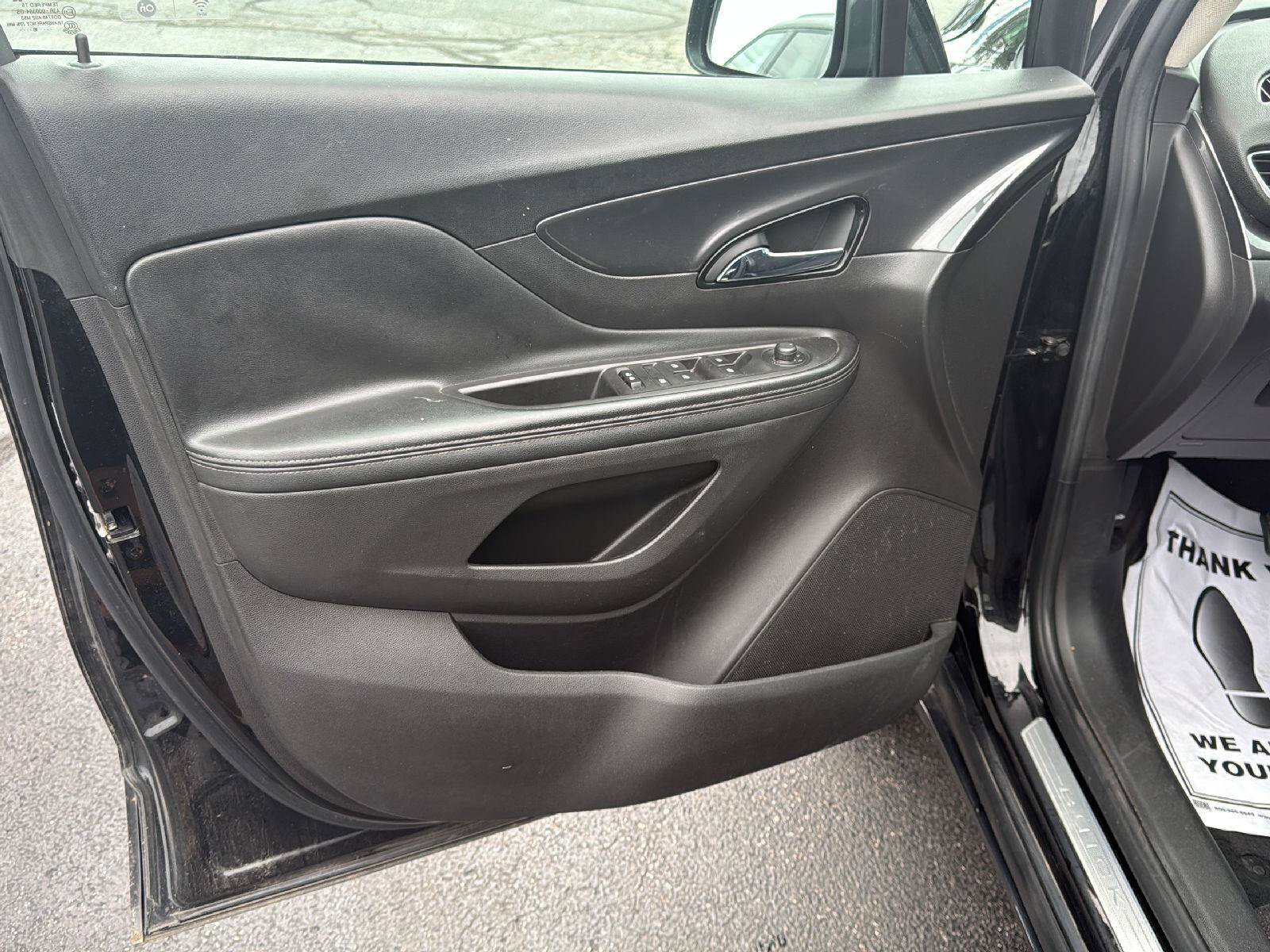 Used 2019 Buick Encore Sport Touring AWD/4WD image 19