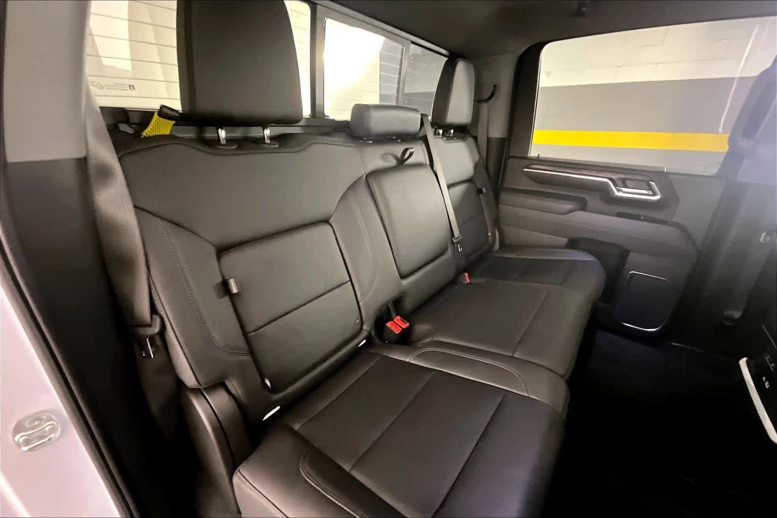 Used 2025 GMC Sierra 3500 SLT w/ Texas SLT Premium Package AWD/4WD image 20