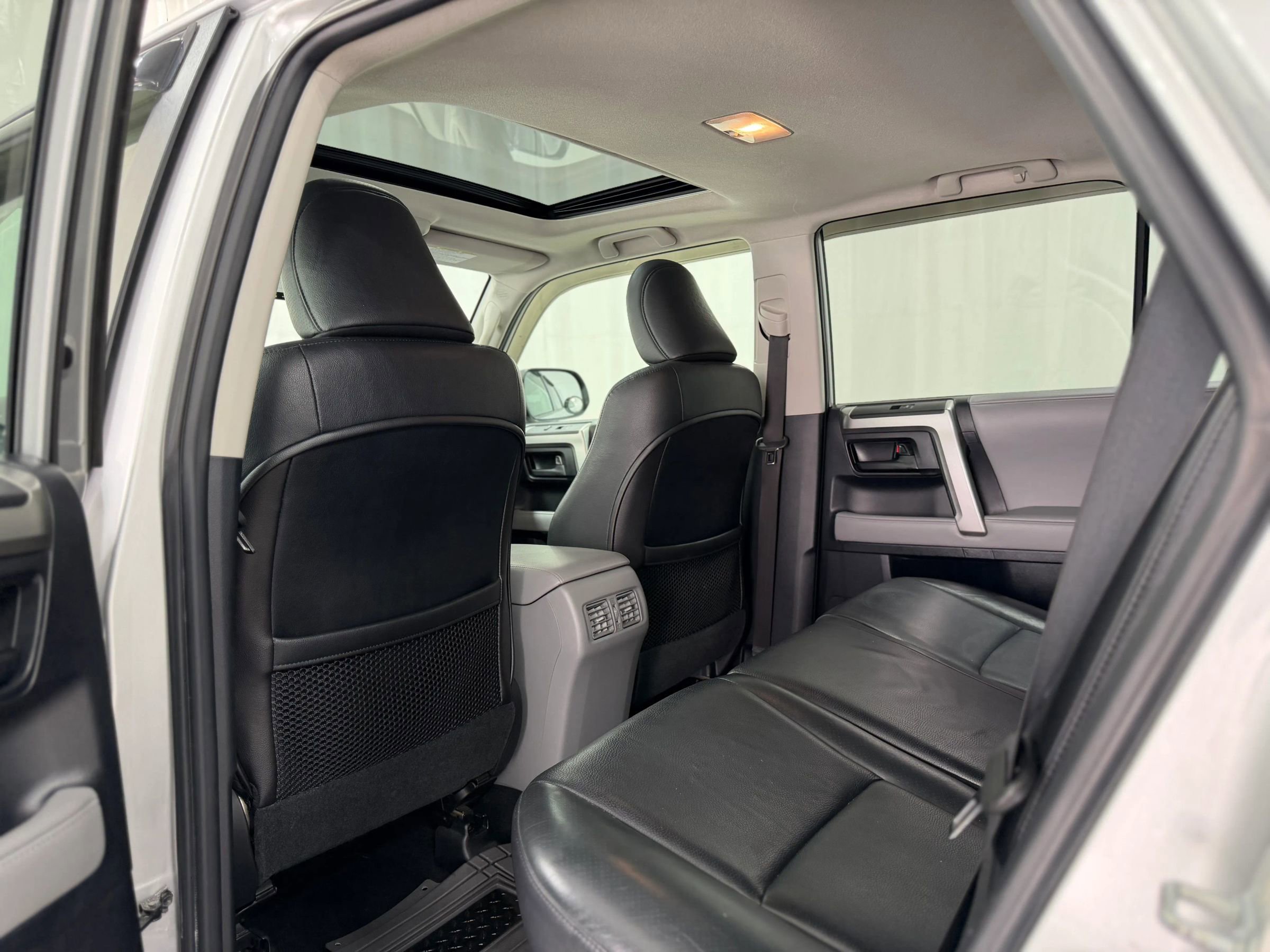 Used 2010 Toyota 4Runner SR5 image 36