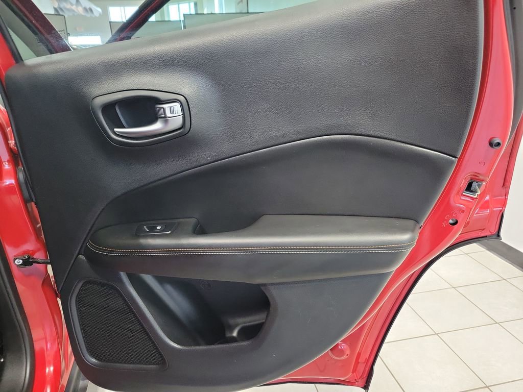 Used 2019 Jeep Compass Latitude w/ Popular Equipment Group AWD/4WD image 25