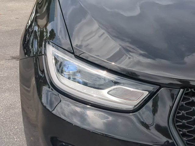 Used 2025 Chrysler Pacifica Limited FWD image 10