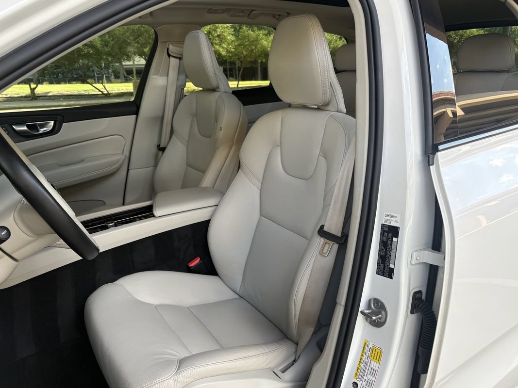 Used 2024 Volvo XC60 B5 Plus AWD/4WD image 20