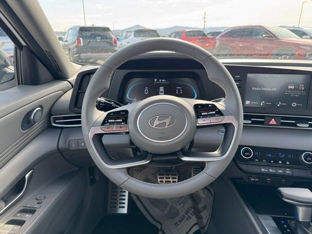 Used 2025 Hyundai Elantra Sport image 7