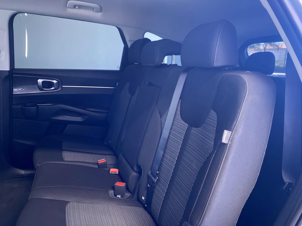 Certified 2025 Kia Sorento LX FWD image 33