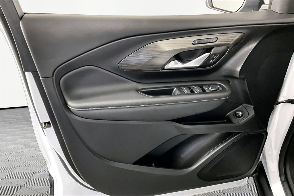 Used 2022 GMC Terrain SLT w/ Elevation Edition FWD image 19
