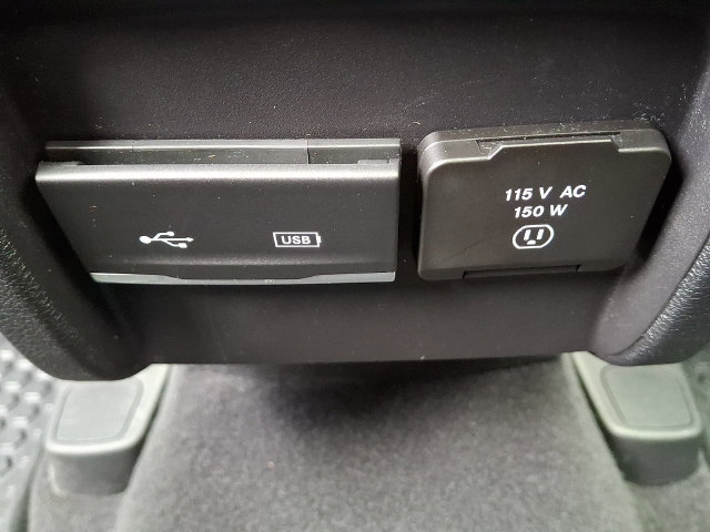 Used 2019 Jeep Cherokee Latitude Plus AWD/4WD image 13