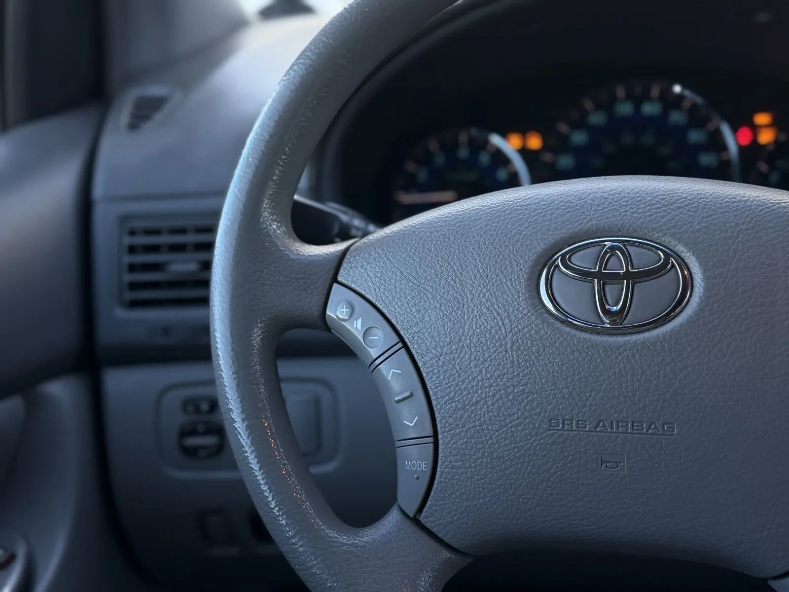 Used 2009 Toyota Sienna CE FWD image 25