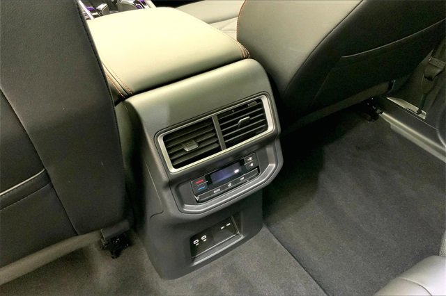 Used 2025 Volkswagen Atlas Peak Edition SE image 35