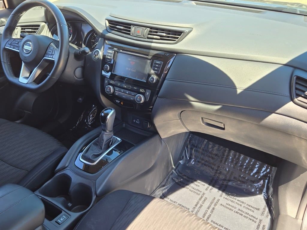 Used 2018 Nissan Rogue SV FWD image 5
