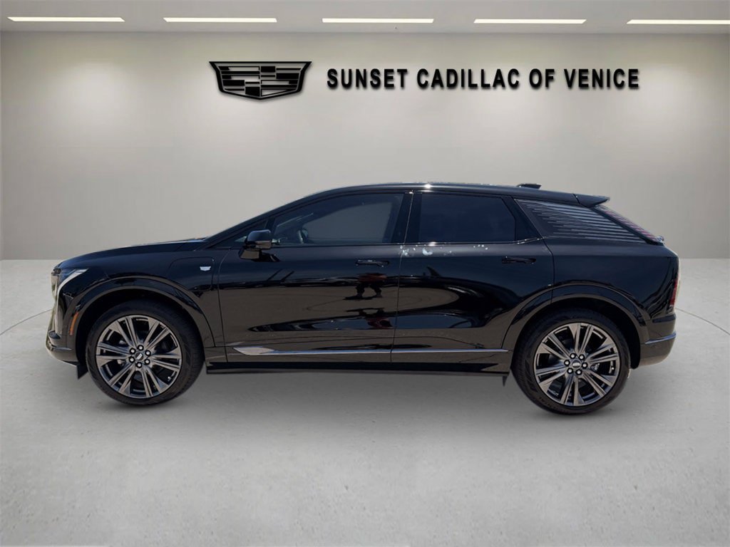 New 2026 Cadillac Optiq Sport 2 w/ LPO, Floor Liner Package AWD/4WD image 3