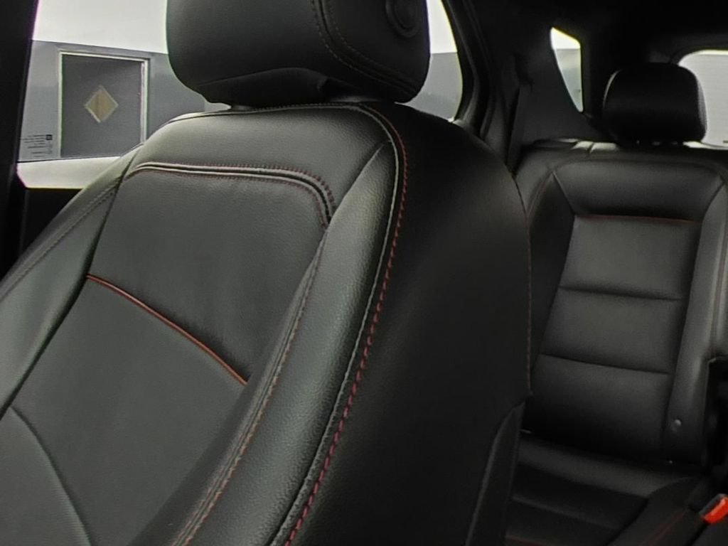 Used 2022 Chevrolet Equinox RS w/ RS Leather Package FWD image 12