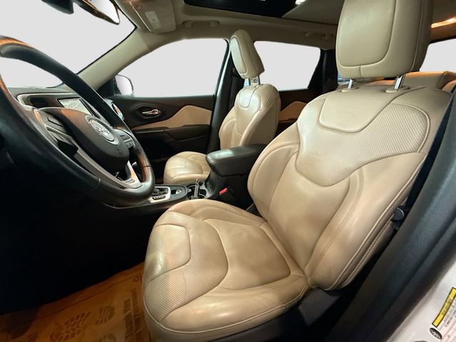 Used 2016 Jeep Cherokee Limited w/ Luxury Group AWD/4WD image 20