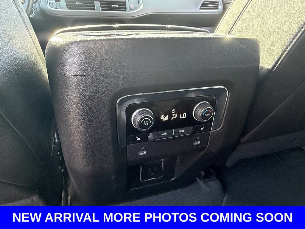 Used 2022 Chevrolet Tahoe LT w/ Luxury Package RWD image 13