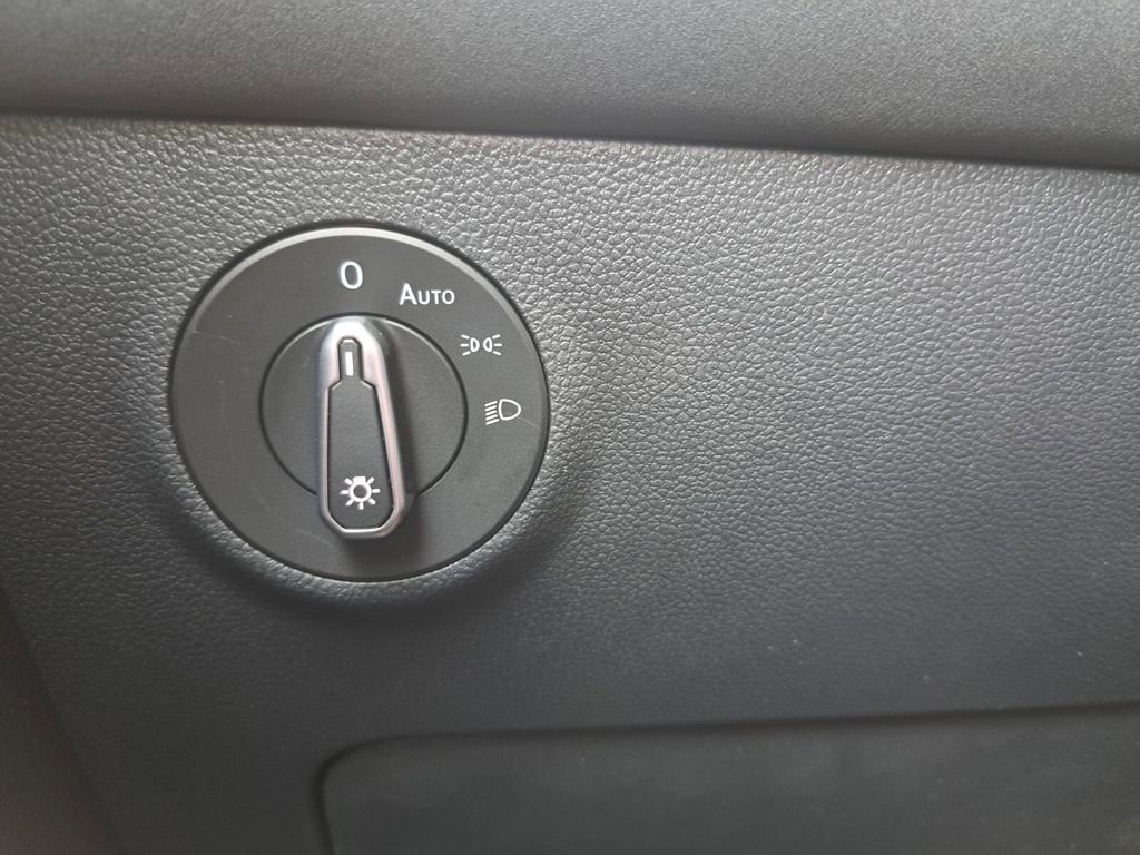 New 2026 Volkswagen Taos SE image 16